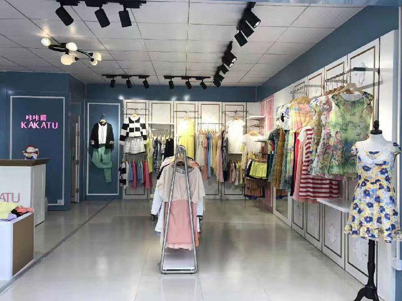 咔咔图服装创意集成馆 服装加盟行业的黑马，鞋帽零售的新启示